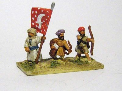 Arab Bowmen & Standard bearer
Donnington standard bearer, Grumpys Miniatures (Moghul?) Bowman & Essex Bowman
Keywords: arabfoot