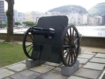 Images from Fort Copacabana, Rio - 5-barrel quick-firing gun
[url=http://en.wikipedia.org/wiki/Fort_Copacabana]Fort Copacabana, Rio[/url] contains the Museum of the History of the Brazilian Army and a coastal defense fort, Fort Copacabana.  This is a 5-barrel quick-firing gun, each barrel being of 37mm. Brazil purchased this Hotchkiss revolving cannon, in 1876. 
