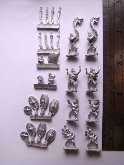 Xyston Gaesati Musicians and Standard bearers
These new Gaesati follow Xystons recent tradition of being excellent figures but a touch on the large size. They measure 15mm from foot to nose, excluding the base. The limed upright hair increases their apparent height, and as some pictures show are noticaly larger than Essex Celts. But, as usual, great figures nonetheless - an elite unit of these in a Ancient British army would be able to justify being such tall chaps! 
Keywords: celt