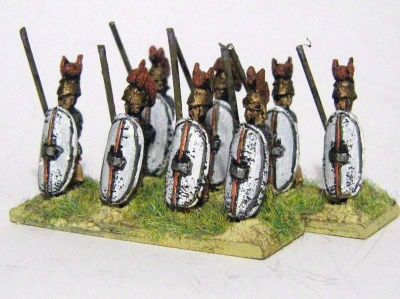 Triarii
wire spears, painted with a black undercoat and white shields done with a thickish drybrush of white, and the lining done with black ink. Spears are wire spears bought off ebay 
Keywords: MRR