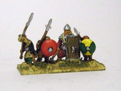 Viking Infantry
The tall chap is from Irregular Miniatures, the rest are Two Dragons
Keywords: viking scotsisles rus
