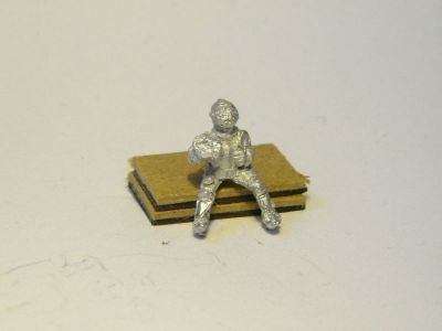 Man at Arms mounted (no horse!)
New castings from [url=http://www.donnington-mins.co.uk/]Donnington[/url], to be released at Salue 2009. These have a different sculptor to the "old" Donnington figures and will be sold under a different brand. This guy is from the 100YW range and feature the new cast-on vamplate which can be drilled through to take a wire lance.
Keywords: barded unbarded