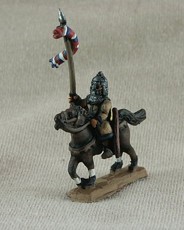 DSC05 Mounted Standard Bearer
Avars from [url=http://shop.ancient-modern.co.uk/steppe-peoples-78-c.asp]Donnington[/url]. Pictures with permission of the manufacturer, painting by their own Painting Service. 
Keywords: Avar ebulgar ehungarian gothcav lsarmatian magyar lbulgar bulgar eefcav