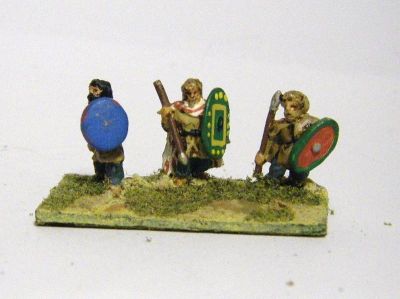 Gauls & Celts
Mixed manufacturers - 2 Mikes Models (no longer available ) dacian skirmsihers either side of an Isarus (old Tabletop Games) Goth (G3 Goth with Oval Shield )
Keywords: gallic celt gothfoot