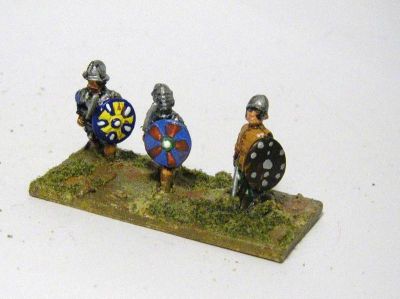 Spanish Sword & Buckler Men
from the [url=http://www.essexminiatures.co.uk/frames15med.html] Essex   Minis [/url]medieval / late medieval (Spanish) ranges 
Keywords: medspanish