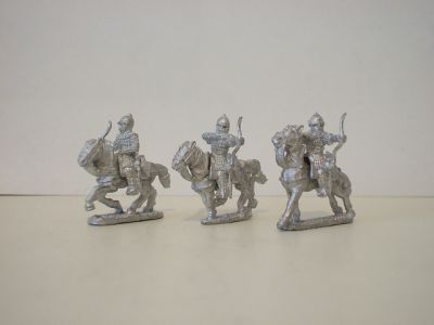 Crusade Era Arab Ghilman/Gulham/Mameluks 
Arabs from [url=http://www.legio-heroica.com/Musulmani-en.html]Legio Heroica[/url], pics supplied by the manufacturer Ghilman/Gulham/Mameluks with bow/shield on unbarded horses � 3 horsemen /4 horse variants
Keywords: Arab fatimid seljuk ayyubid mamluk berber abbasid