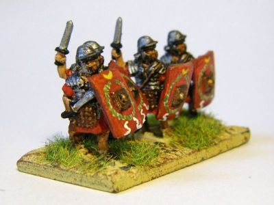 Early Imperial Roman Legionaries in segmented armour
EIR Legionaries from [url=http://www.rebelminis.com/]Rebel Miniatures[/url]
Keywords: EIR