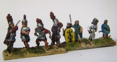 Comparing Testudo figures with Xyston Essex & Corvus Belli
Testudo Romans/Gauls (all painted as Romans) next to other manufacturers stuff   - Essex and Corvus Belli
Keywords: LRR Gallic ancbritish