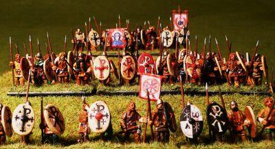Post Romano British
Splintered Light Saxons as scruffy Post Romano British - fitted with Romano shields 
Keywords: Post Romano British