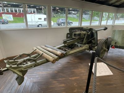 PAK 40
