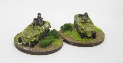 Red 3 Sdkfz 250 Recce
The crew come as drop-in blocks with the crew and gunner, gun and mantlet cast as a single piece on the 28mm, and as two pieces on the other one The crewman perched at the back is a separate Arrowhead tank rider
