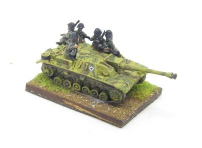 Pendraken StuG with long barrel, 
Arrowhead German tank riders added. StuG originally had short "infantry support" barrel but I lost it when stripping it down for a repaint!
