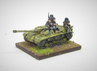 Pendraken StuG with long barrel, 
Arrowhead German tank riders added. StuG originally had short "infantry support" barrel but I lost it when stripping it down for a repaint!
