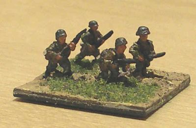 German Paratroops
Keywords: Compare