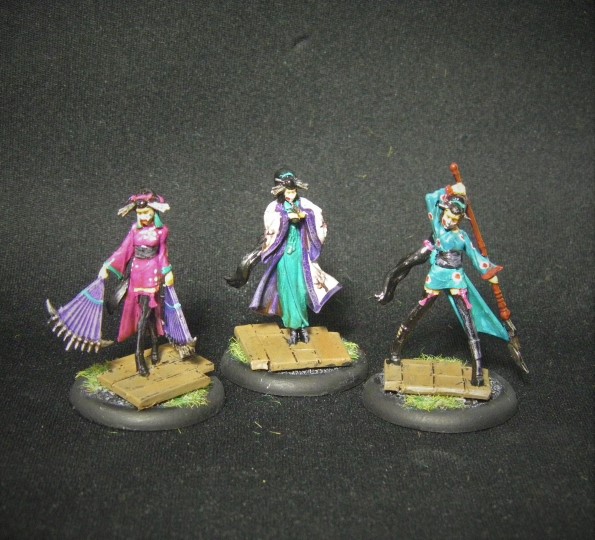 Malifaux,  Oiran, Showgirl Crew, 32mm Wyrd Games Figures