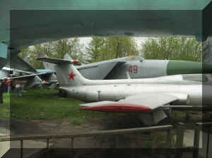 MiG25_again.JPG (109974 bytes)