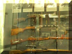 ppsh_sub_machine_gun.JPG (140663 bytes)