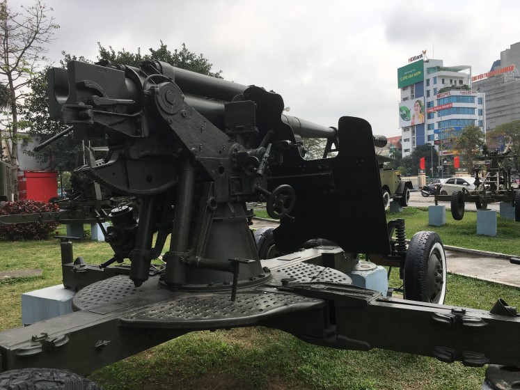 Vietnam War German 88mm WW2 AA gun, Hanoi Museum, Historic Real Kit