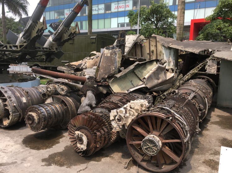 Vietnam War Aircraft & Guns, Hanoi Museum, Historic Real Kit