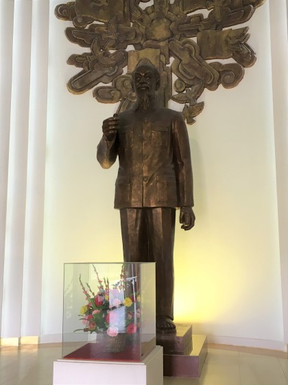 Vietnam War Uncle Ho statue, Hanoi Museum, Historic Real Kit