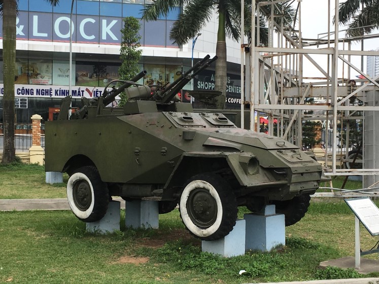 Vietnam War Aircraft & Guns, Hanoi Museum, Historic Real Kit